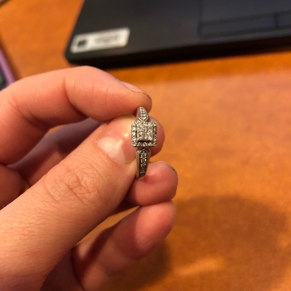 Diamond ring - Picture 5 of 6